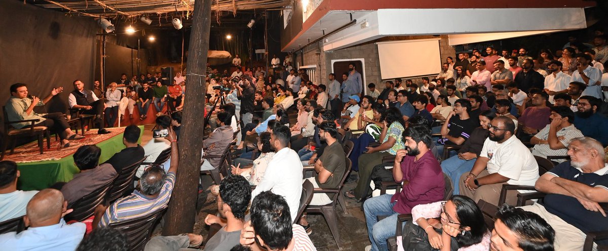 BTR_KTR's tweet image. Insights into Indian Elections at Lamakaan ☕️

BRS Working President @KTRBRS Garu &amp;amp; @AnujGurwara engaged the audience with discussions on politics, governance, and Hyderabad’s vibrant energy.

“Chai &amp;amp; Why of Indian Elections” sparked meaningful dialogue.