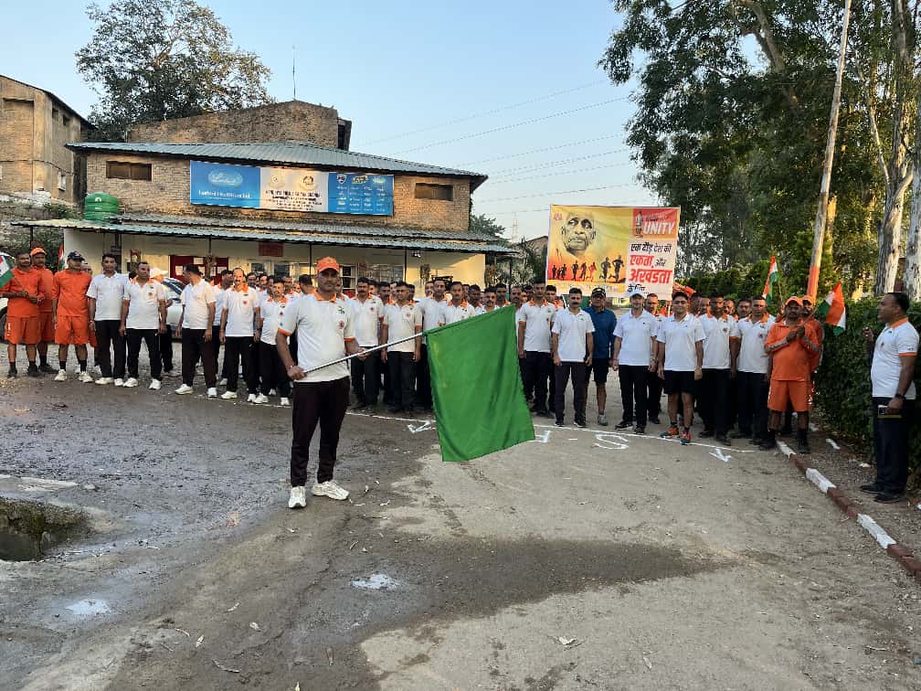 14NDRF's tweet image. With great zeal and team spirit, the 14th Battalion NDRF conducted a "Run for Unity" at both BHQ and TPLs. All officers and rescuers participated wholeheartedly in the event organized to commemorate Police Commemoration Day and celebrate National Unity Day.
#RunForUnity