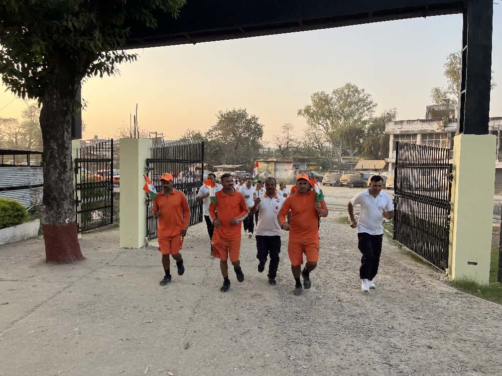 14NDRF's tweet image. With great zeal and team spirit, the 14th Battalion NDRF conducted a "Run for Unity" at both BHQ and TPLs. All officers and rescuers participated wholeheartedly in the event organized to commemorate Police Commemoration Day and celebrate National Unity Day.
#RunForUnity