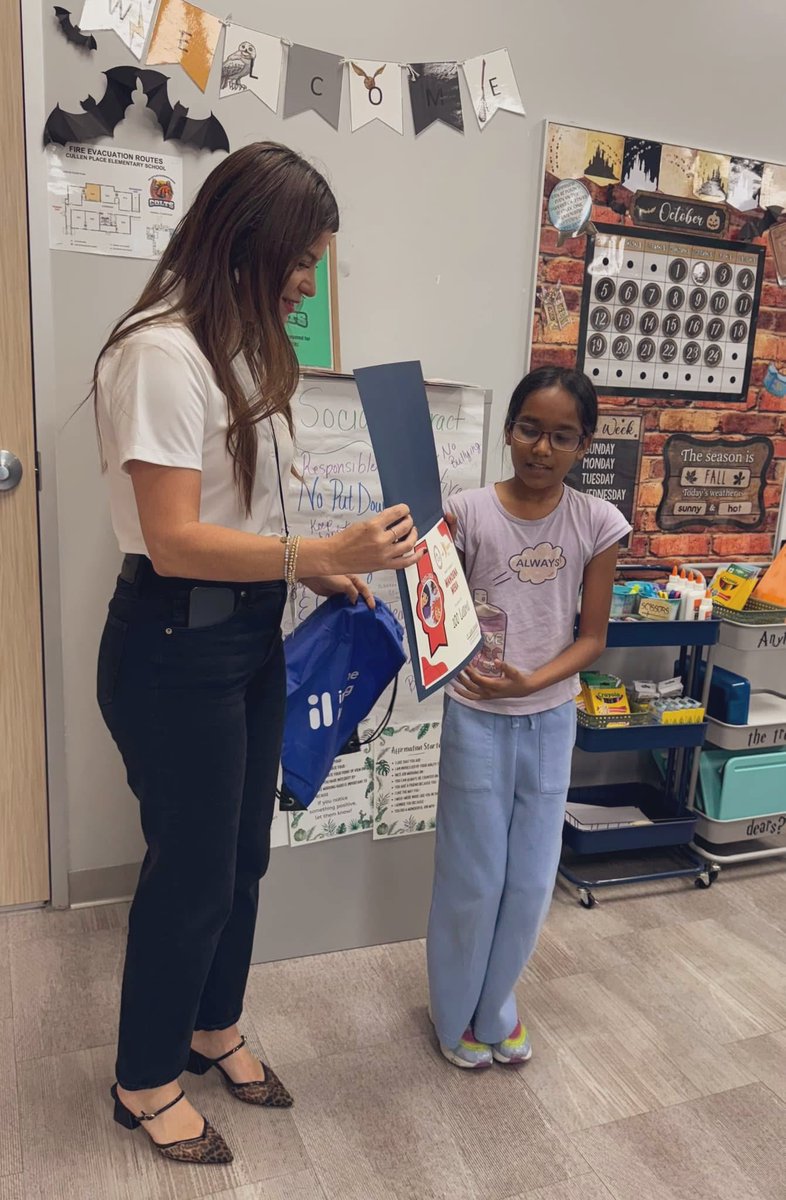 victoriacybarra's tweet image. Round #1 of @ImagineLearning recognitions! Congratulations to students from @CullenPlaceEs and @MetroElem for completing 100 lessons before intersession 🎉⭐️💯 #ccisdproud