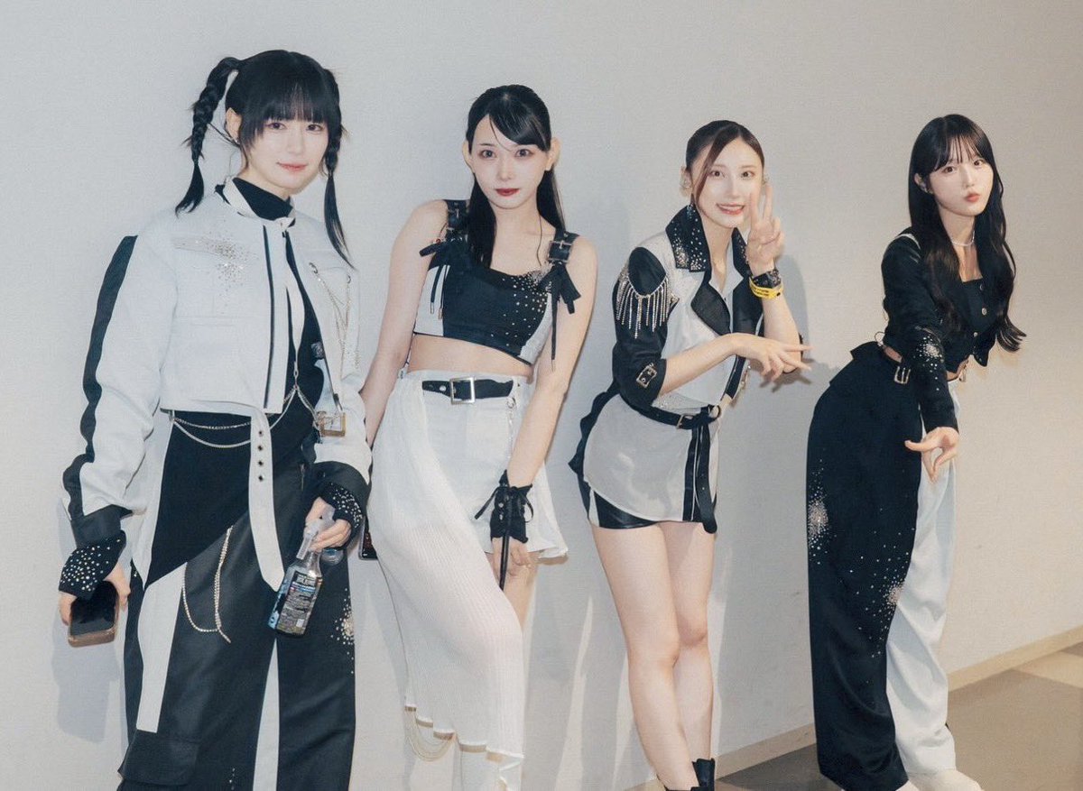 pscd_eichan's tweet image. PassCodeメジャーデビュー9周年おめでと〜🎂🎉🎊
これからもずっとずっと応援してます
どこまでも高みを目指して行きましょう✨
#PassCode
#大上陽奈子
#南菜生
#高嶋楓
#有馬えみり
