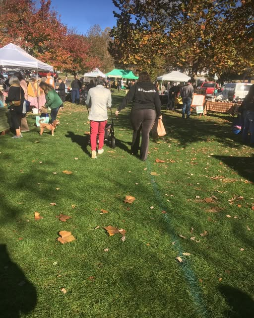 Stopped by the New Milford Farmers market located on the northern green! 
After your visit, stop by our wonderful stores, and award winning restaurants!
New Milford Proud and Strong!
#NewMilfordCT <a href="/nmgreenwave/">Pete Bass</a>