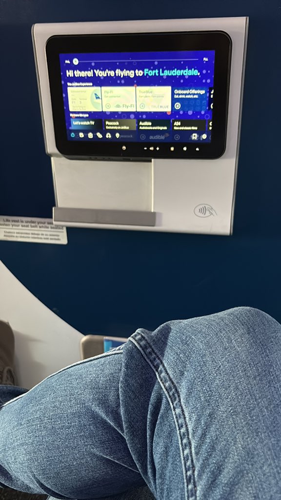 AlphaColt87's tweet photo. Flight attendants moved me to row 1. Florida bound. #Alpha #CashMaster #cashfag #findom https://t.co/4UwusULqgT
