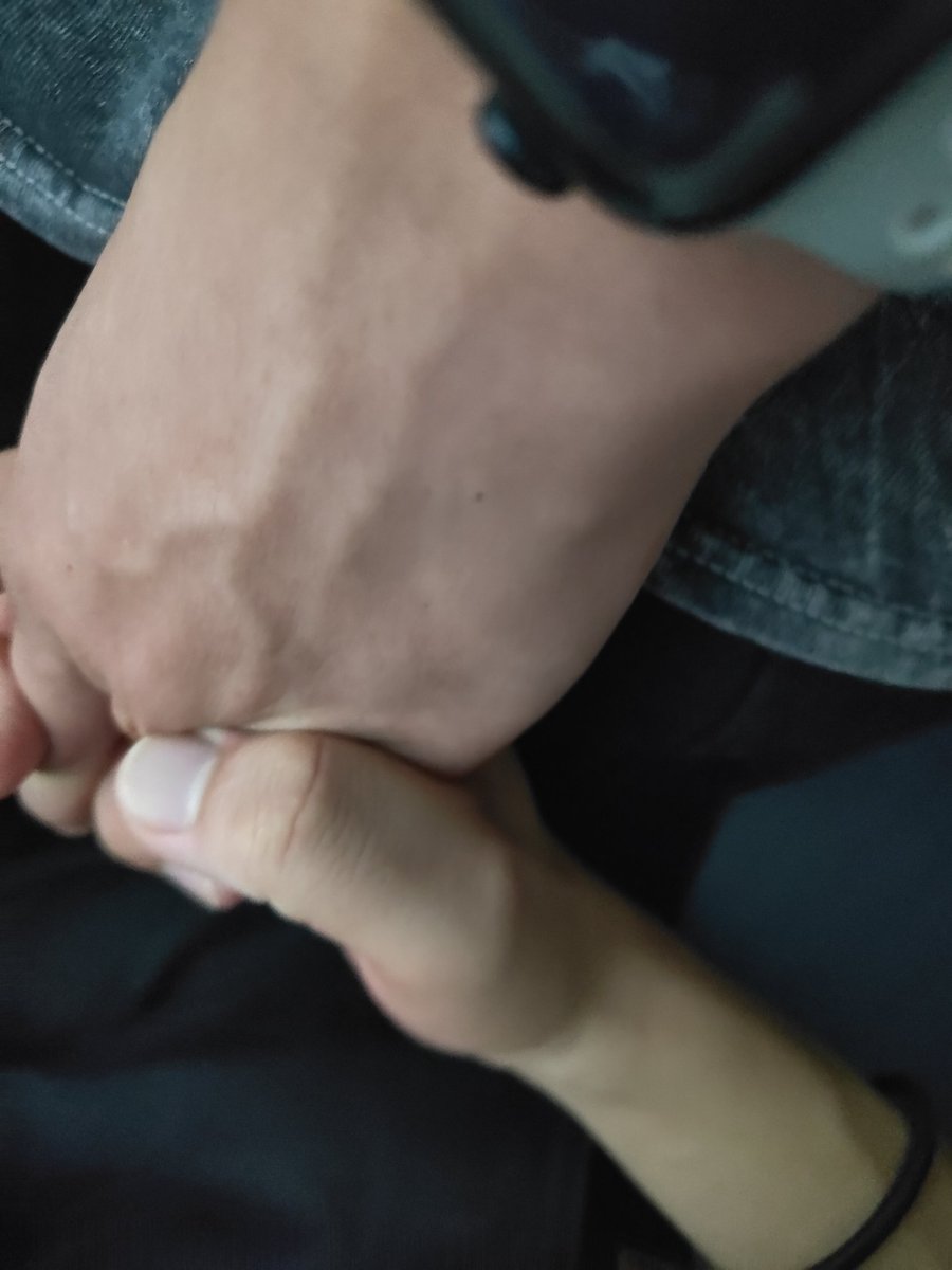 (*´ ˘ `*)♡ｴﾍﾍ