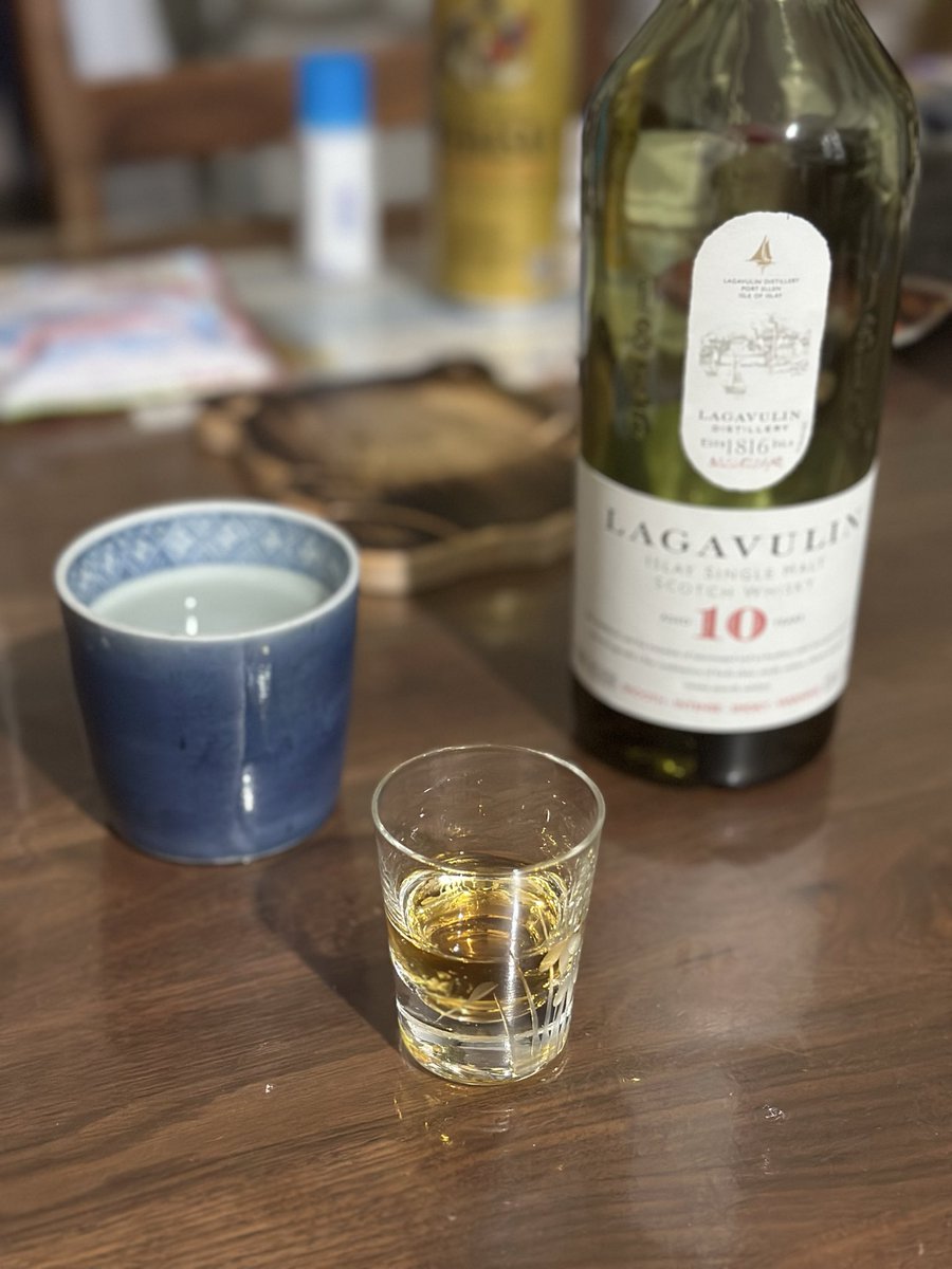 lagavulin16（てんてん） Amazon.co.jp: ラガヴーリン 16年 箱入り モルト [ ウイスキー