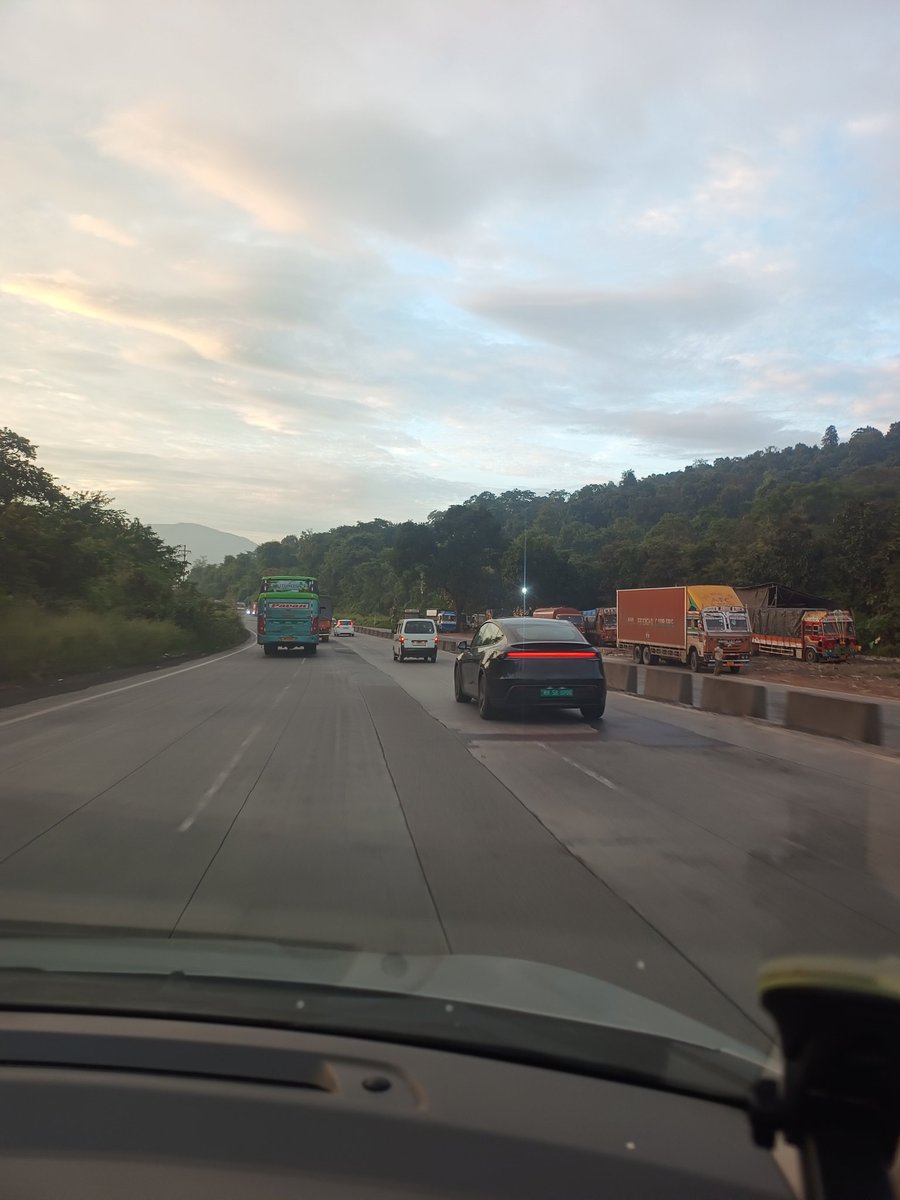 Spotted a Tesla on NH48 towards Mumbai today Morning🫢🫢

First overtook me when I joined the Highway at Boisar's Chillhar Fata, then again overtook me after crossing Khanivade Toll Plaza