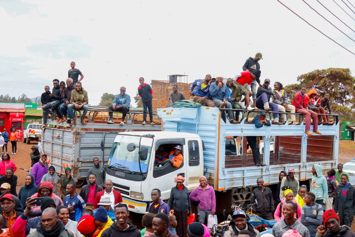citizentvkenya's tweet photo. 🚐💨 Now in Riuri! 🎉
The Jipange na Viusasa Mashinani Edition – Muuga FM Tour keeps the momentum going strong! 💪
Riuri has brought the vibe — music, fun, and big wins all around! 🎶💃💸
#JipangeNaViusasa #Viusasa #MuugaFM #MashinaniEdition https://t.co/rQWgrog9yC