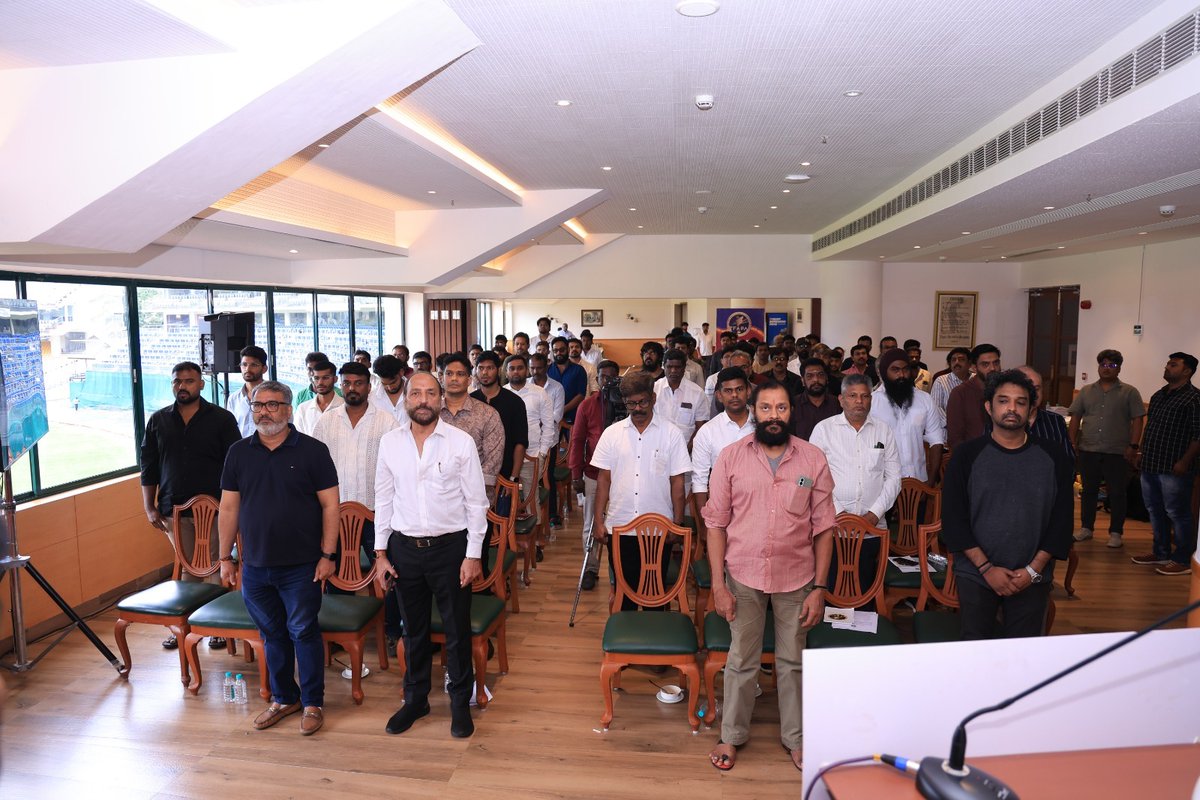 peoplenewslivex's tweet photo. சினிமா தயாரிப்பாளர்களுக்கு இனி ஆன்லைன் டிக்கெட் கட்டணத்தில் பங்கு வேண்டும்! TFAPA பொதுக்குழுக் கூட்டத்தில் முக்கிய முடிவு. 🎟️💰 

#TFAPA | #Kollywood | #TamilCinema | #VPF | #OnlineTicketing | #BoxOffice | #FilmIndustry | #CinemaRules 
| #SingleWindowClearance | #DigitalProjector https://t.co/EbLUp7YB5b