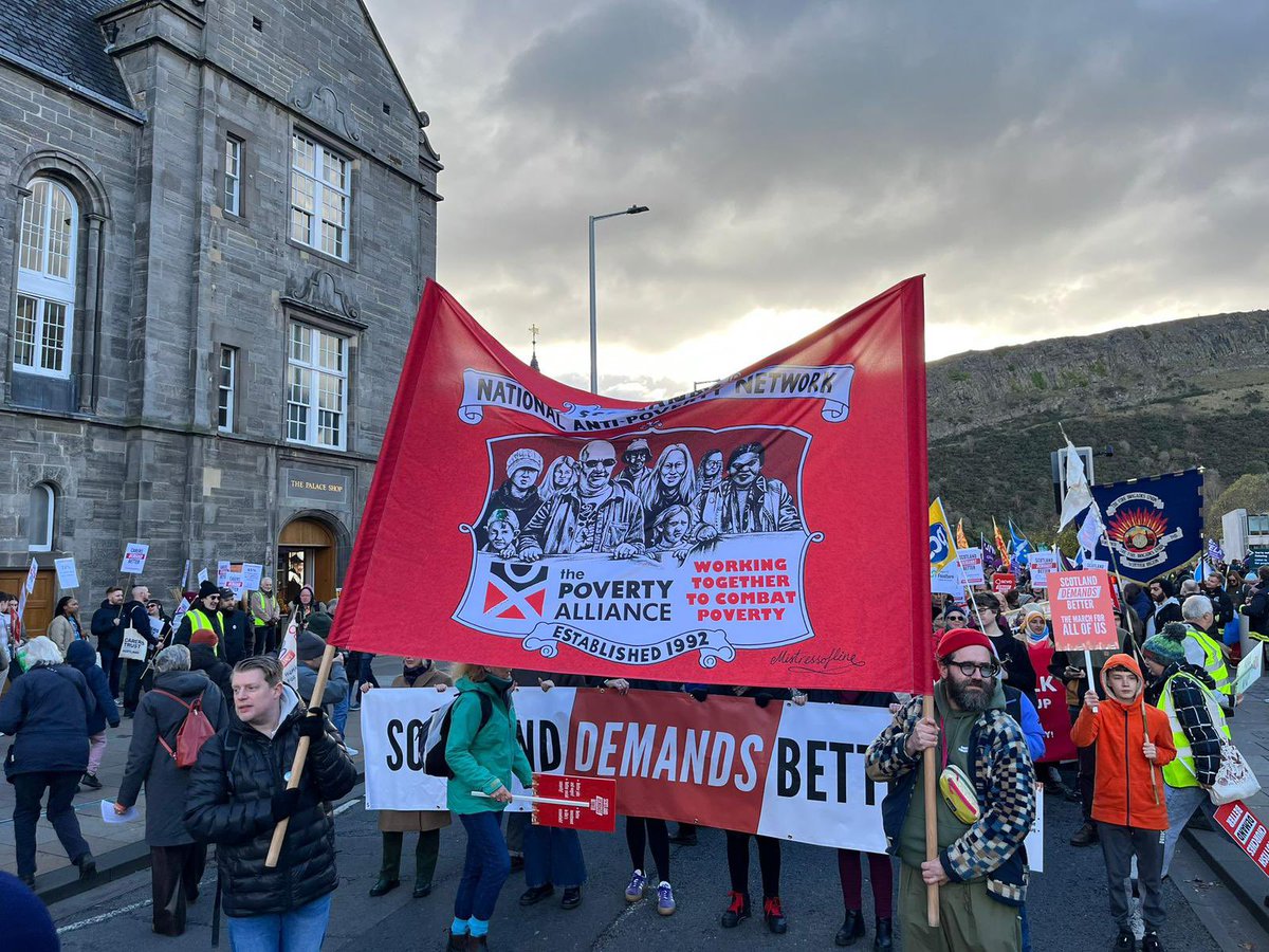 PovertyAlliance's tweet image. What a great, hopeful day in Edinburgh. 
Together, we can build a better Scotland where every household can thrive. #WeDemandBetter