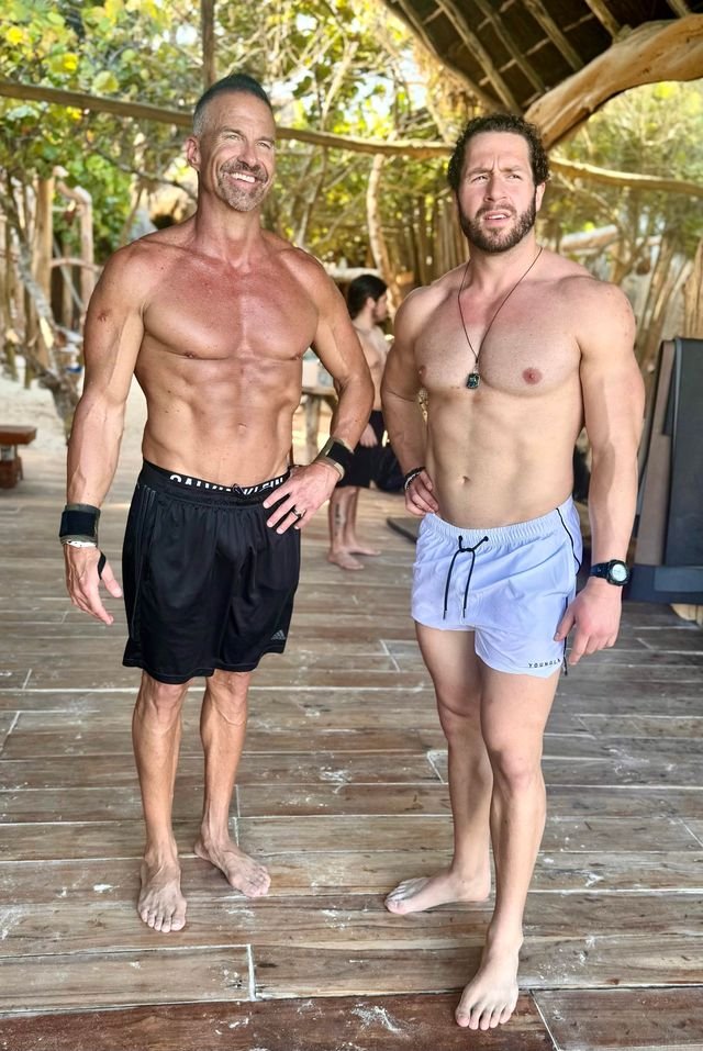 After THOUSANDS of peptide experiments, we 

discovered why 90% of users get mediocre results.

It's not the peptides.

It's the protocols.

We've developed a system that makes peptides work flawlessly.

Here’s how we did it (why this changes everything): 🧵