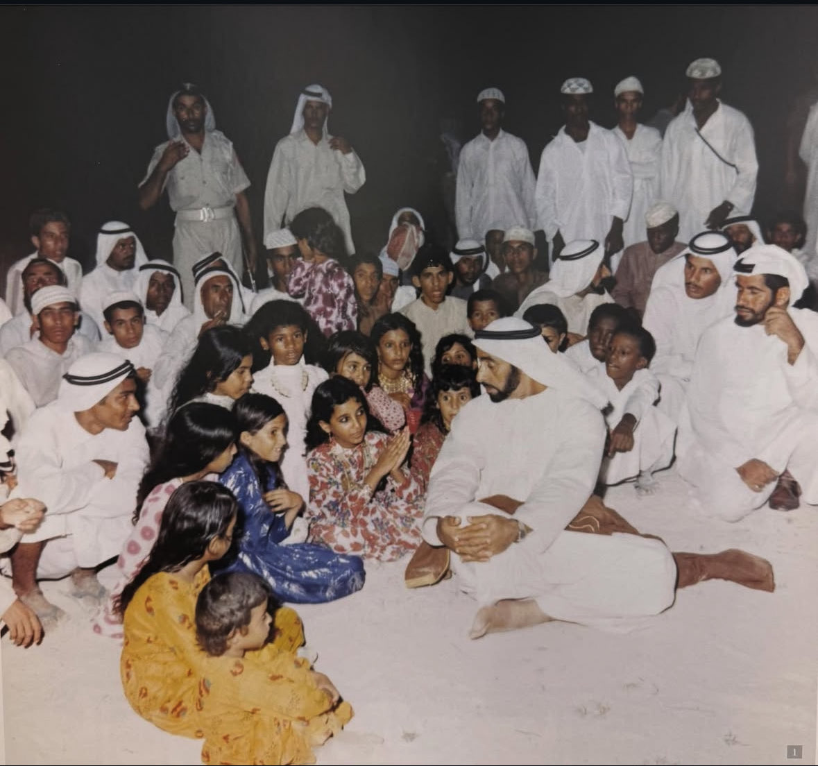 اللهم ارحم عبدك #الشيخ_زايد_بن_سلطان اللهم أن عبدك الشيخ زايد لم يبخل على شعبه ولا على الأمة العربيه و لا الإسلامية ولا العالمية بأي شيء اللهم أغفر له وأدخله الجنه يارب 
#رحم_الله_باني_الدار