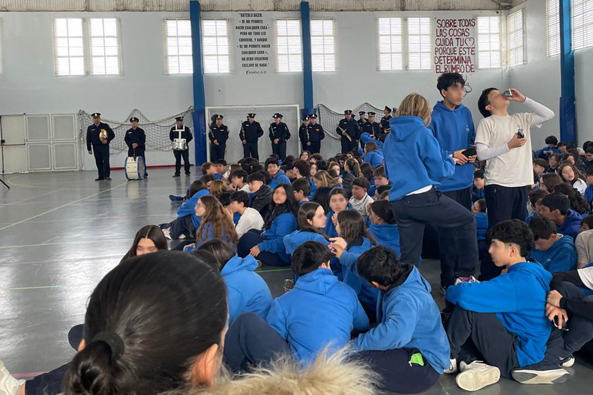 Buchiniz propone terminar con la educación de casta en Neuquén -  eldigitalneuquen.com.ar/2025/10/25/buc…