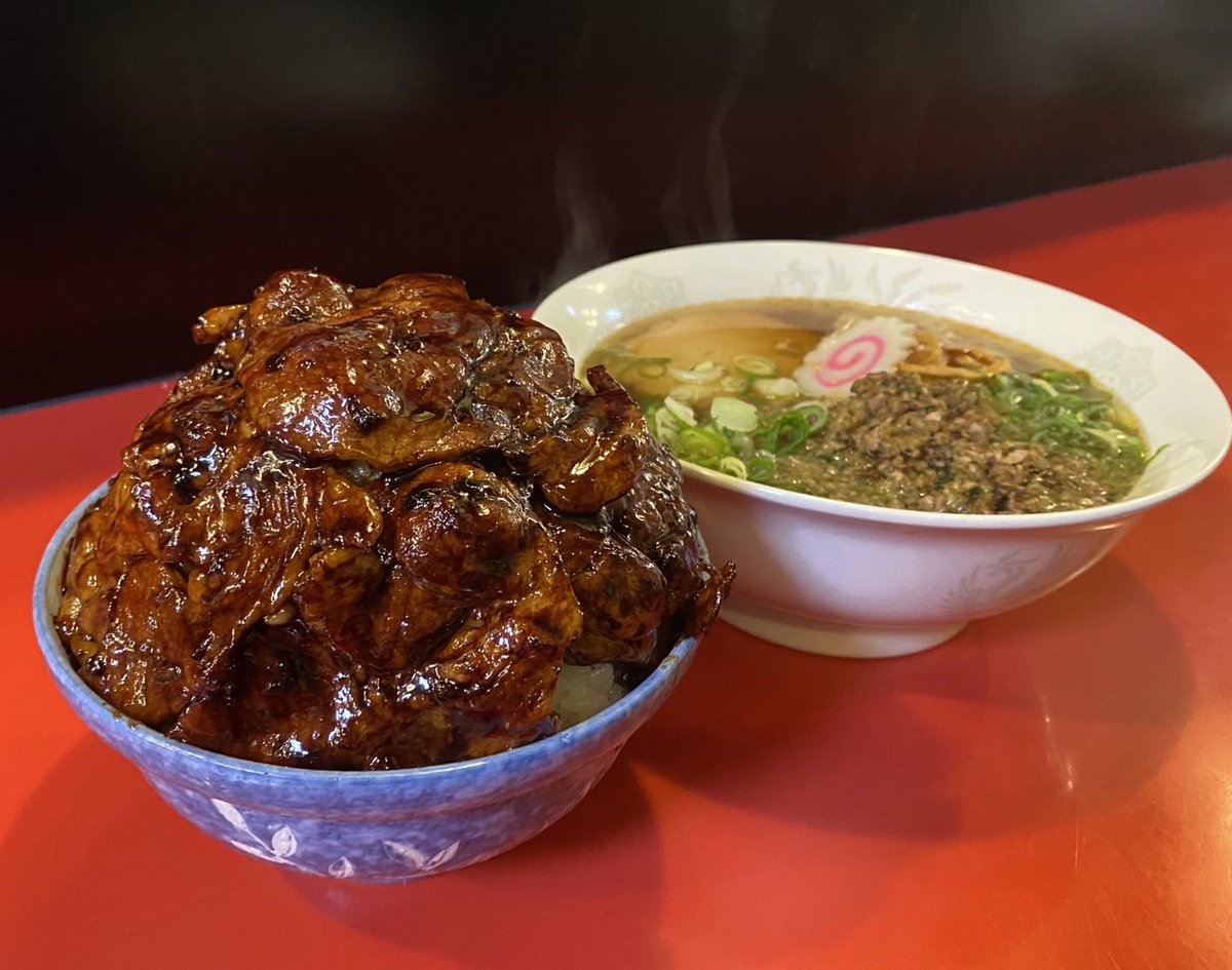 本日の営業終了致しました！
御来店ありがとうございました！

明日も！昼夜営業です！

昼の部　11:30〜14:30迄！
夜の部　17:00〜22:30迄！
御来店お待ちしております！🍚🍜🥟