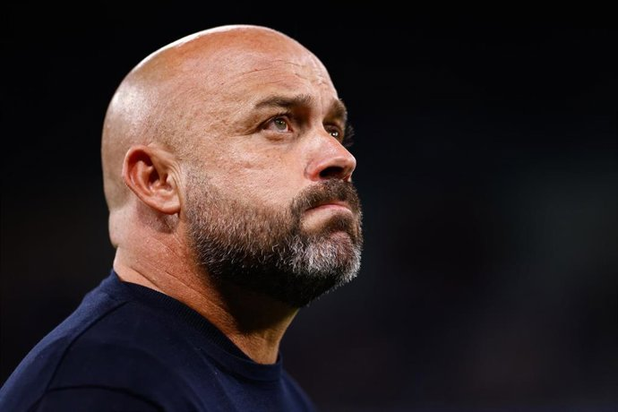 Después de una década entrenando en Segunda División B, Manolo González cogió al Espanyol en Segunda División.

En su primera temporada lo ascendió, en su segunda lo salvó y en su tercera lo tiene en posiciones de Champions League.

El obrero del fútbol.