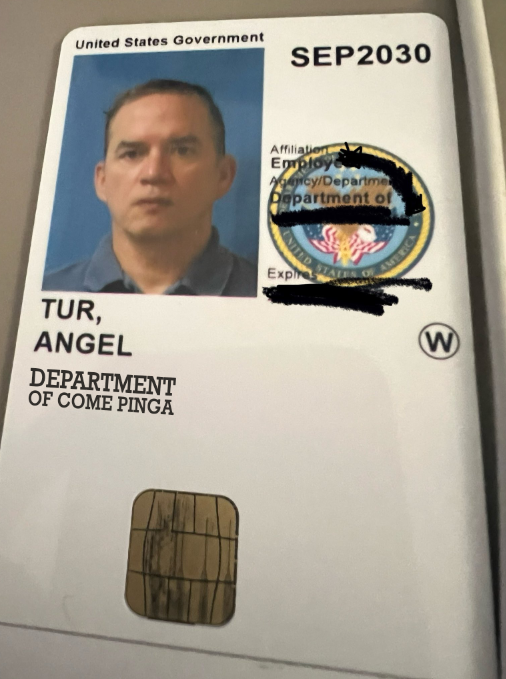 CUBANNAT0R's tweet image. .@StateDept @DNIGabbard @FBIDirectorKash @SecVetAffairs @USGSA @GSA_CIO This is the type of a Cuban-"American" that is most likely compromised and definitely violates every #OPSEC protocol for the gov. 
If this isn't a red flag, then I don't know what to tell you.