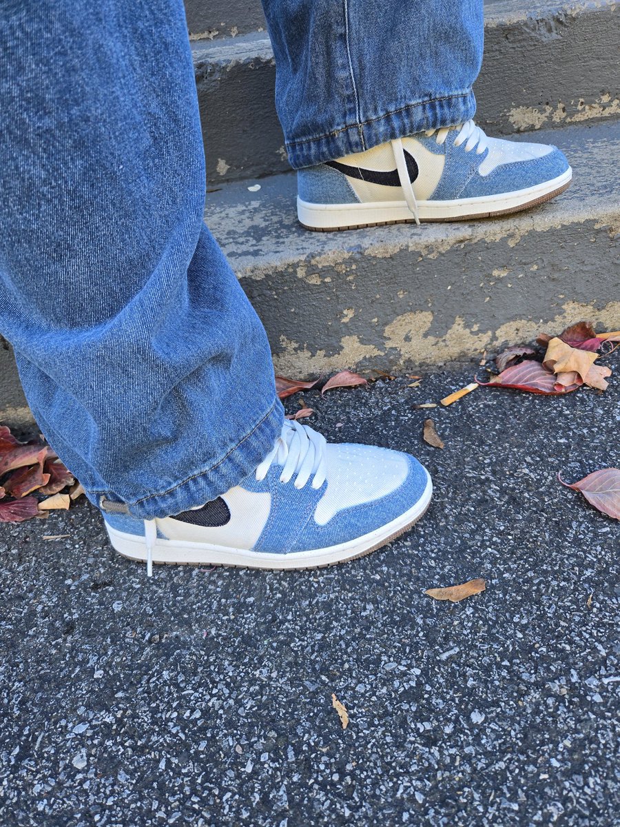 trudyspeaks's tweet image. 👟: Air Jordan 1 &apos;Denim&apos;
👖: Fear of God
Love denim kicks 😍 
.
#inmyjs #jordandepot #jumpman23 #airjordanretros #aj1squad #jordan1squad #mjmondays #checksoverstripes #SNKRSKICKCHECK #snkrsliveheatingup #firefridays