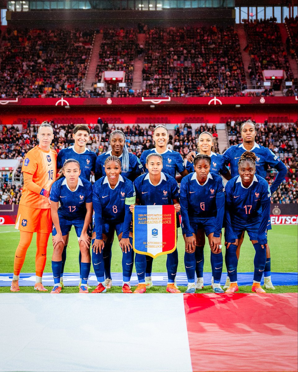 Oriane_JF's tweet photo. Rien n’est facile. Mais rien n’est fini.
Chez nous, avec vous 💙🤍❤️

#OJFxEDF https://t.co/u8hxVbBjLr