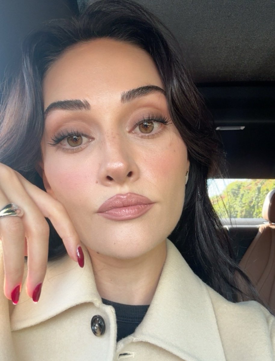 no context esra bilgiç (@nocontextesrab) on Twitter photo 