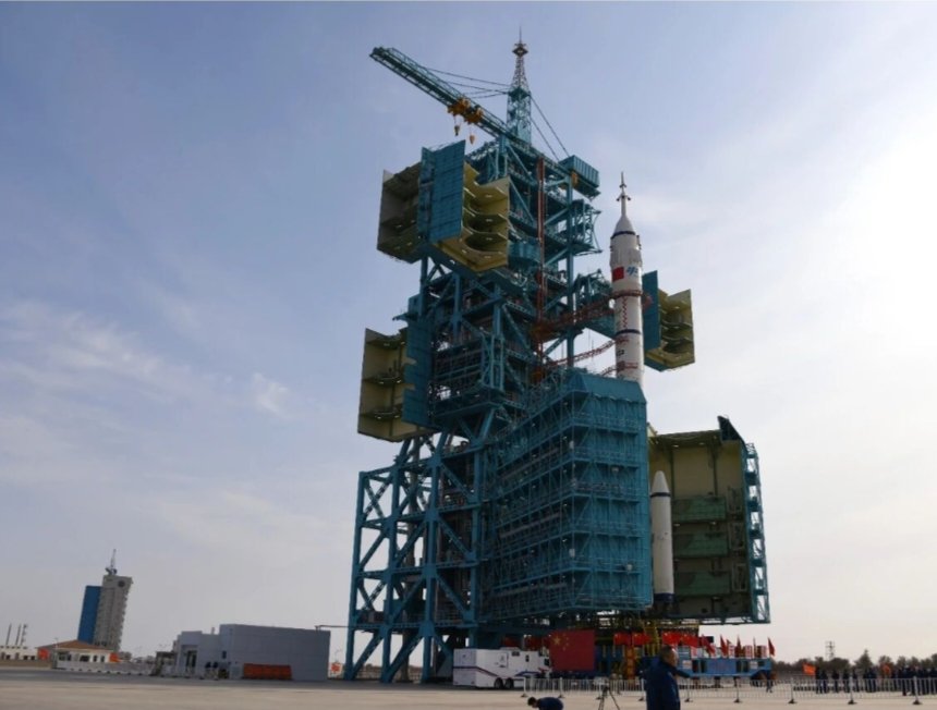 therastranews's tweet image. Preparations underway for upcoming launch of Shenzhou-21 crewed spaceship
#SpaceExploration #SpaceTech #Astronauts #SpaceLaunch #China #ScienceAndTechnology #BreakingNews #GlobalSpaceRace #Innovation