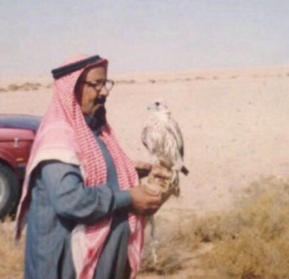 aladqm220's tweet image. مررتُ اليوم بالحيّ القديم في #محافظة_رماح، فاستوقفتني أطلال بيتٍ عزيزٍ على القلب، بيت جارنا 
الشيخ مسلم بن محمد المجفل – رحمه الله – الرجل الكريم صاحب الخُلق الرفيع والباب المفتوح
كريم الخصال، طيّب المعشر، صادق النية، مفتوح الباب، محبوب القلوب.
ما زالت جدران بيته تهمس بذكريات…