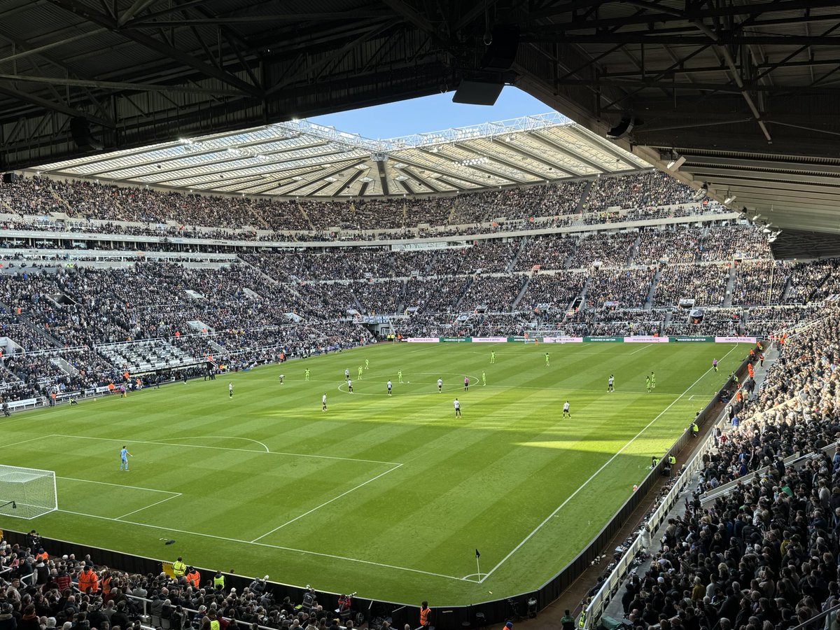 Alex Hurst tweet media