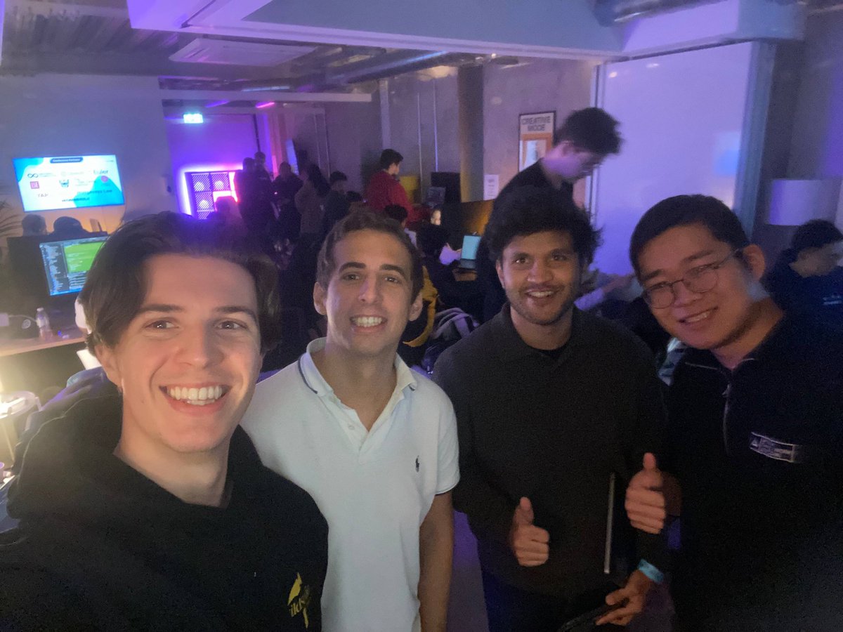 AndreaChello's tweet image. Encode hackathons are always packed filled with developers ready to build!
Love the energy, love the space as always, stellar job @encodeclub