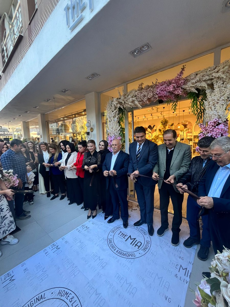 Karaköprü Şenevler Mahallesi’nde açılışı yapılan The Mia şehrimize hayırlı olsun 🌸
Kadın girişimcilerimizin her geçen gün büyüyerek yoluna devam etmesi gurur verici.
Girişimcilik ruhu bu şehre çok şey katacak 💫   <a href="/resitykk/">Reşit Yükkaldıran 🇹🇷</a> <a href="/fthyukkaldiran/">Av.Fatih Yükkaldıran</a> <a href="/ysmncndlr/">ysmn</a>
