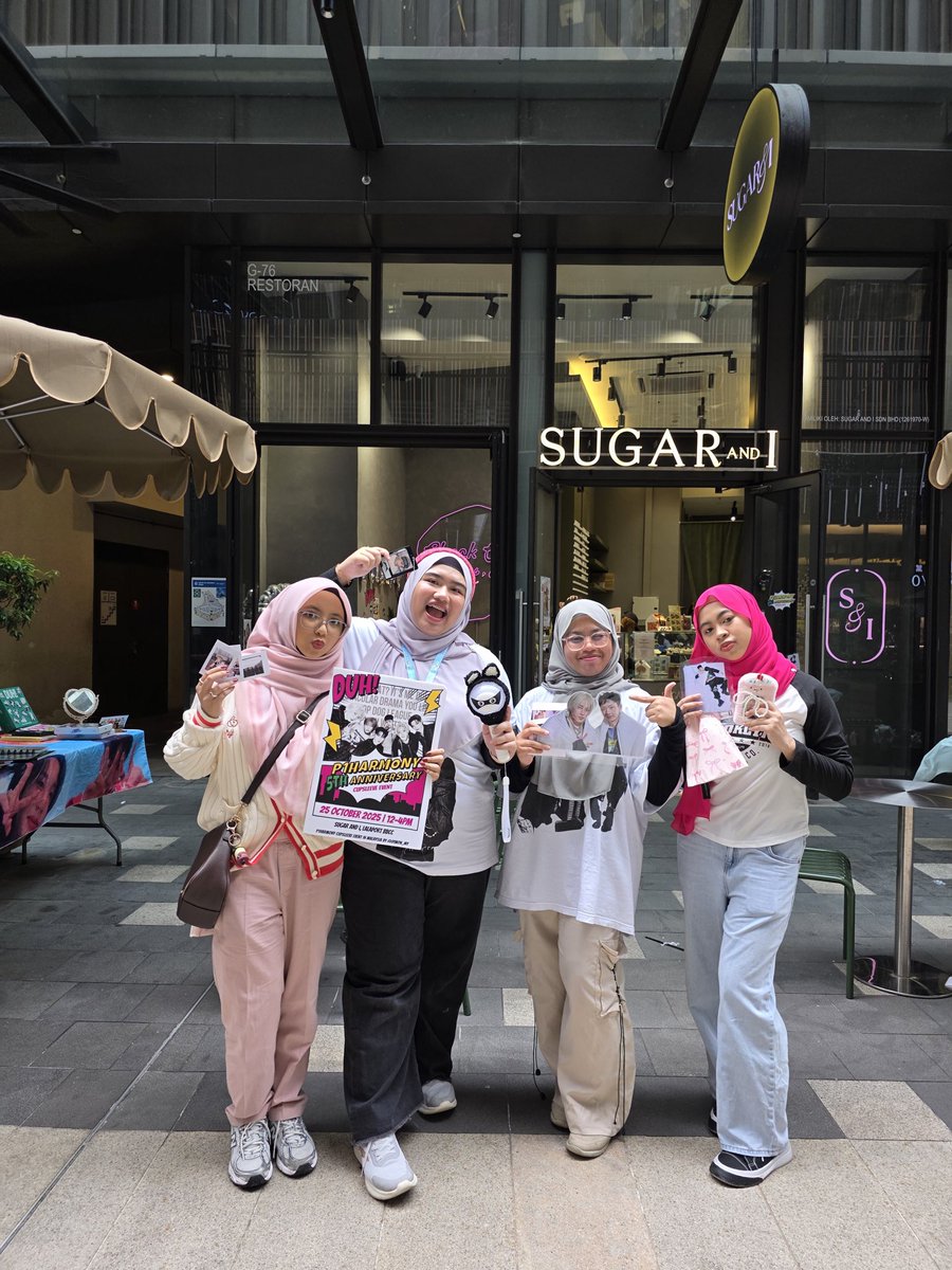 mashphiwani's tweet photo. crazy how i would always go alone bfr but now i have p1ece friends <3!!! @piwon_my #P1Heroversary https://t.co/K568yY9zzZ