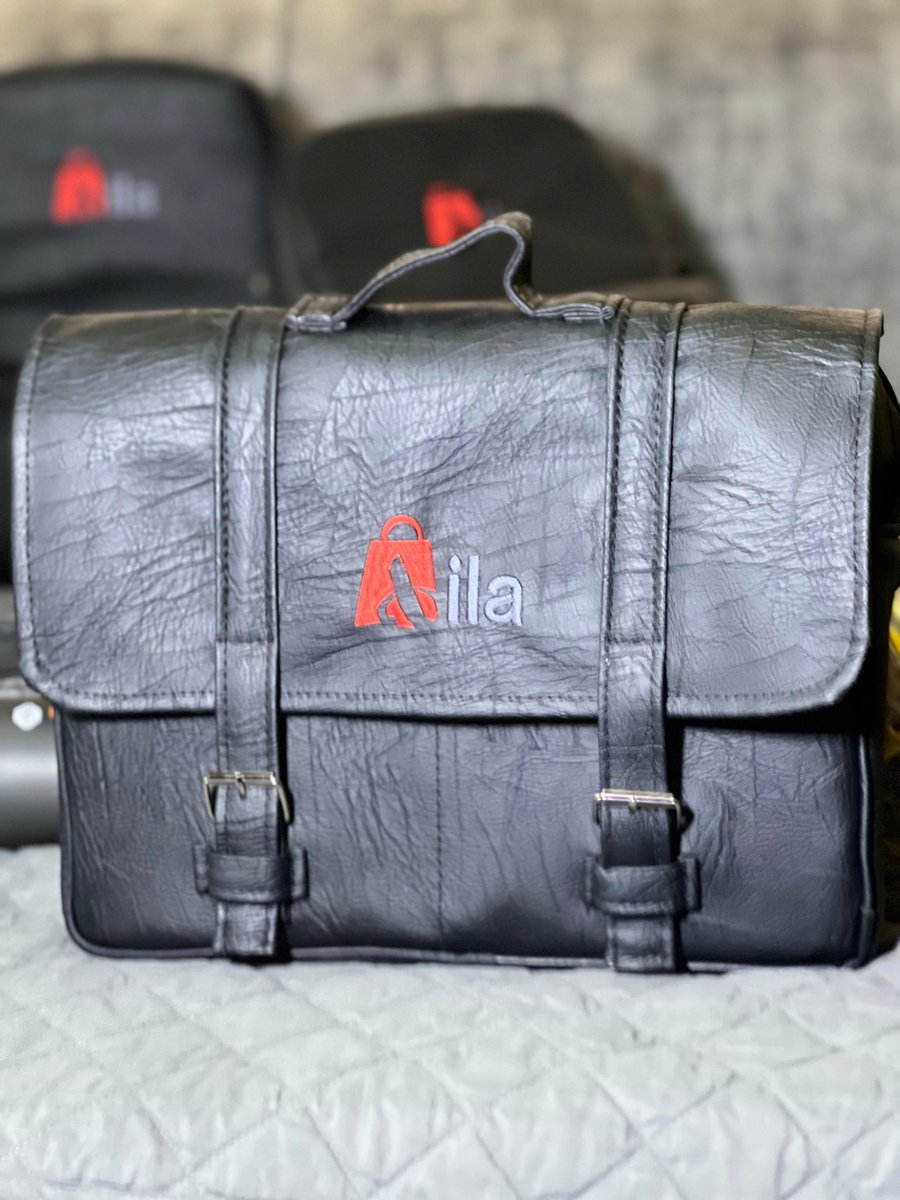 topboycastro's tweet photo. Price 3,000
Ailaluxuryleather briefcase,black
Crafted to carry more than documents -it carries your ambition. 💼 AilaLuxuryLeather https://t.co/f7ZCA5Bqed