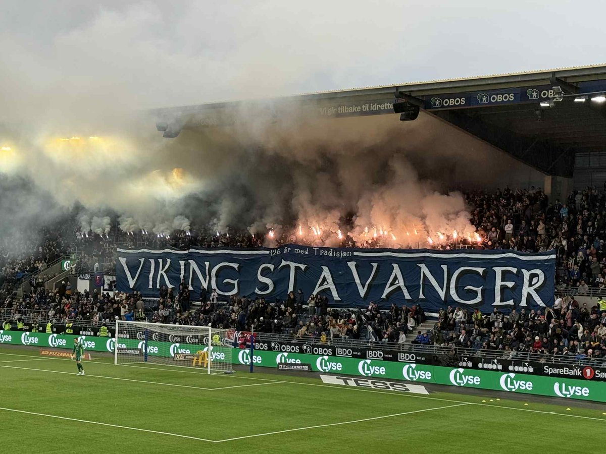 elskemørkeblå tweet media