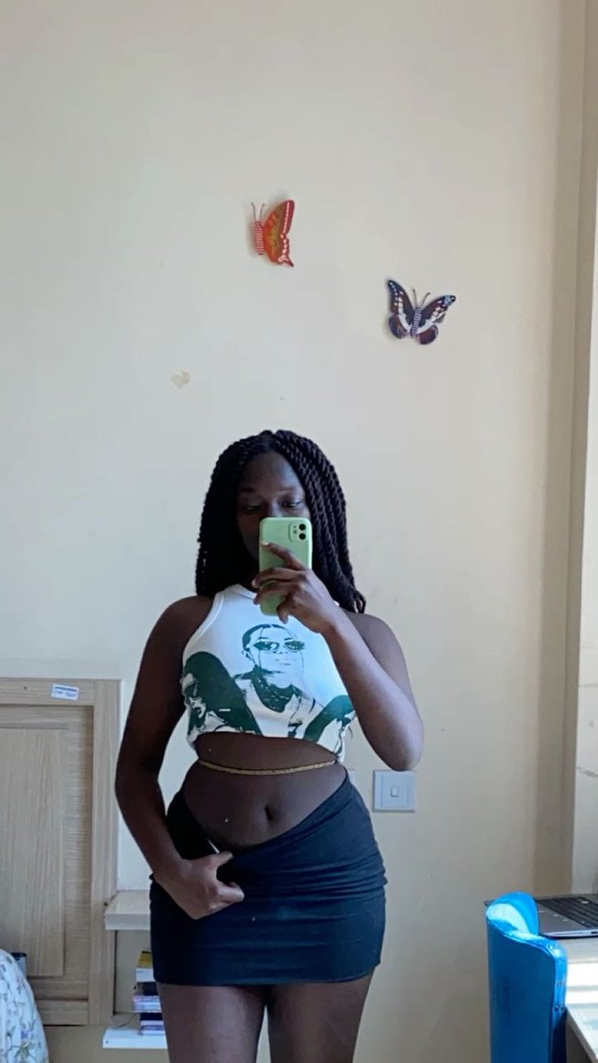 fwskiiii's tweet image. Body is tea🖤