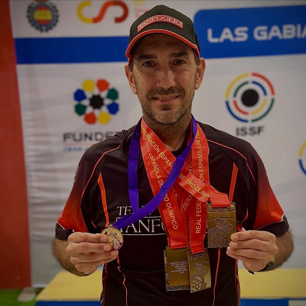 Felicitem a l'IVAN  ESPILEZ, esportista del Club Tir Olímpic Lleida per les 2 medalles aconseguides en el Xampionat d'Espanya de Recorreguts de Tir.
Ànims Ivan i continua gaudint del Tir Olímpic, esport que tant t'agrada. !!