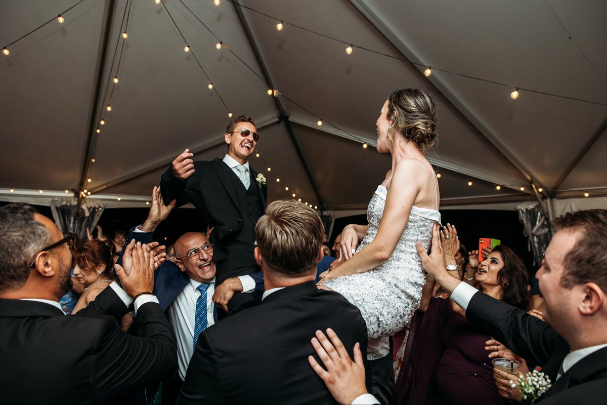 mariasigazer's tweet photo. we got married! 🤍💍⚡️ https://t.co/gYh4JSZ4xf