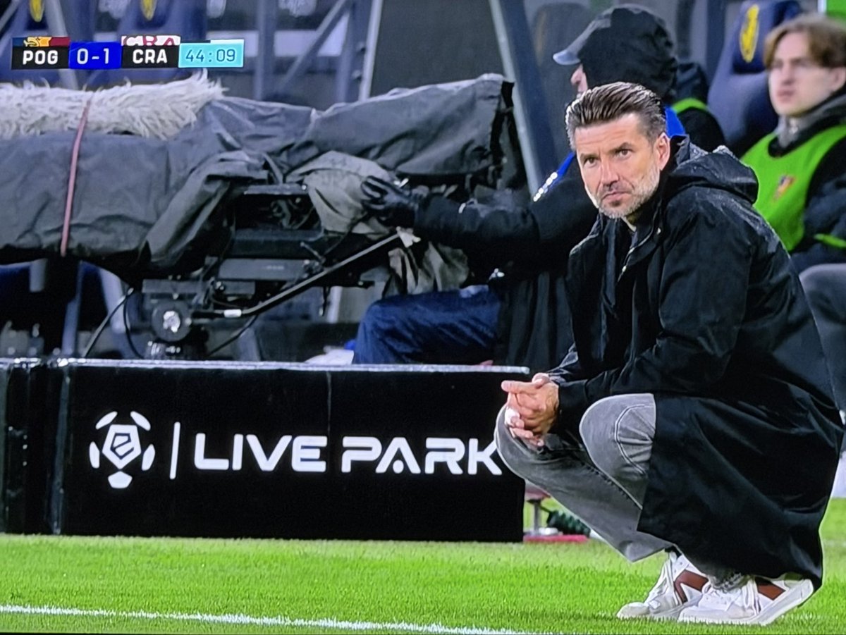 Tommo (@lufc1992_v2) on Twitter photo Watching Mateusz Klich against Sam Greenwood in the Polish Ekstraklasa. 
At least the Cracovia coach is striking a pose that will make <a href="/Cli5hy/">Mateusz Klich blue_tick</a> feel at home 😃 #lufc Watching Mateusz Klich against Sam Greenwood in the Polish Ekstraklasa. 
At least the Cracovia coach is striking a pose that will make <a href="/Cli5hy/">Mateusz Klich blue_tick</a> feel at home 😃 #lufc
