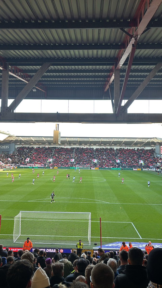 Frustrating game

Complete domination of the ball but no shots on goal makes it all pointless

Too much of the game in front of their defence we’ve got to play more behind especially with the amount of runs Stansfield and Kyogo make #bcfc