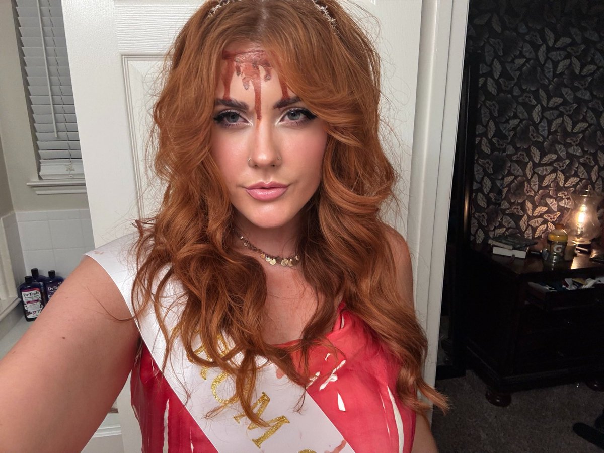 schradertot's tweet photo. carrie white was not a villain!!!! i said what i said!!!! https://t.co/ZcaWBDeG3B