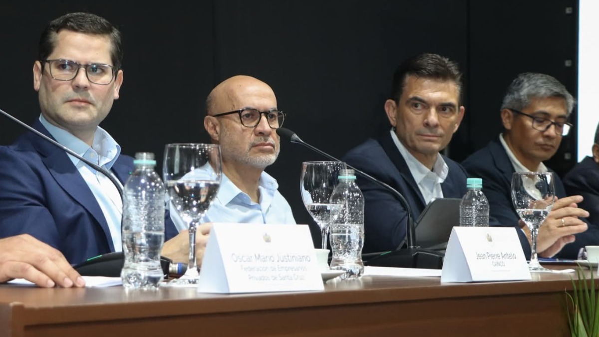 🔵 #GrupoFides | #ANF #Economía 𝐏𝐫𝐞𝐬𝐢𝐝𝐞𝐧𝐭𝐞 𝐞𝐥𝐞𝐜𝐭𝐨 𝐑𝐨𝐝𝐫𝐢𝐠𝐨 𝐏𝐚𝐳 𝐲 𝐞𝐦𝐩𝐫𝐞𝐬𝐚𝐫𝐢𝐨𝐬 𝐜𝐨𝐧𝐯𝐨𝐜𝐚𝐧 𝐚 𝐮𝐧 𝐞𝐧𝐜𝐮𝐞𝐧𝐭𝐫𝐨 𝐢𝐧𝐭𝐞𝐫𝐧𝐚𝐜𝐢𝐨𝐧𝐚𝐥 𝐩𝐚𝐫𝐚 𝐞𝐥 𝟕 𝐝𝐞 𝐧𝐨𝐯𝐢𝐞𝐦𝐛𝐫𝐞
Lea la nota aquí 👉 acortar.link/WSR1R5