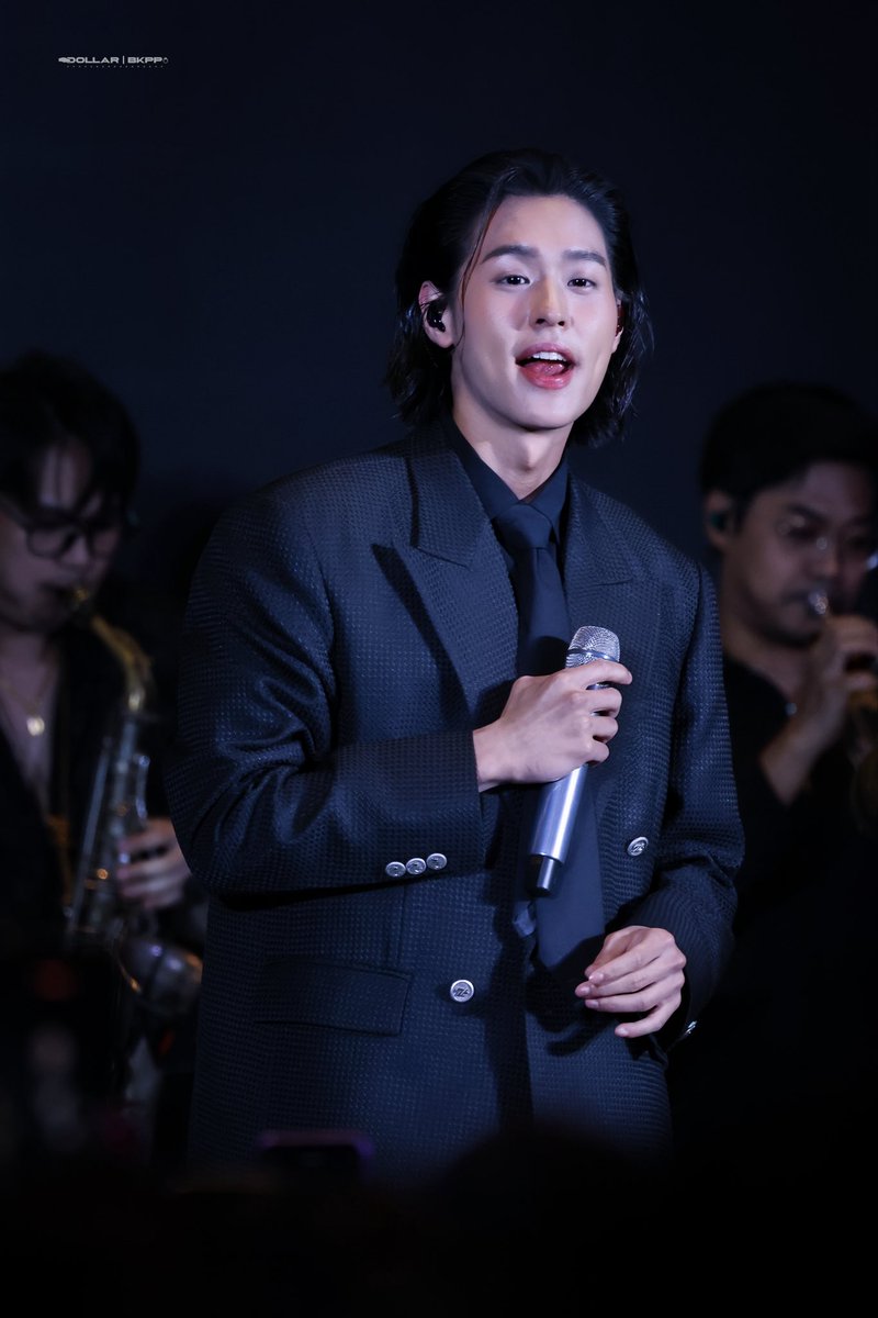 Dollar_BKPP's tweet photo. 20251025｜BILLKIN x ONE BANGKOK

🤵🏻

#TurnsOne #TheFirstOfManyCelebrations 
#OneBangkok
#Bbillkin https://t.co/U8ZmTldgzT
