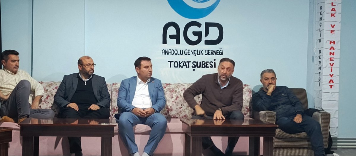 Tokatagd's tweet image. ✨ Haftalık Cumartesi Buluşmalarımızda bu hafta Ümit Baz hocamızla “**Niyet ve İstikamet**” konusunu işledik. Kalplerimizi diri tutan, yolumuzu aydınlatan bu güzel sohbet için hocamıza teşekkür ediyoruz.
 
#AGD #AnadoluGençlikDerneği #Niyet  #CumartesiBuluşmaları #ÜmitBaz