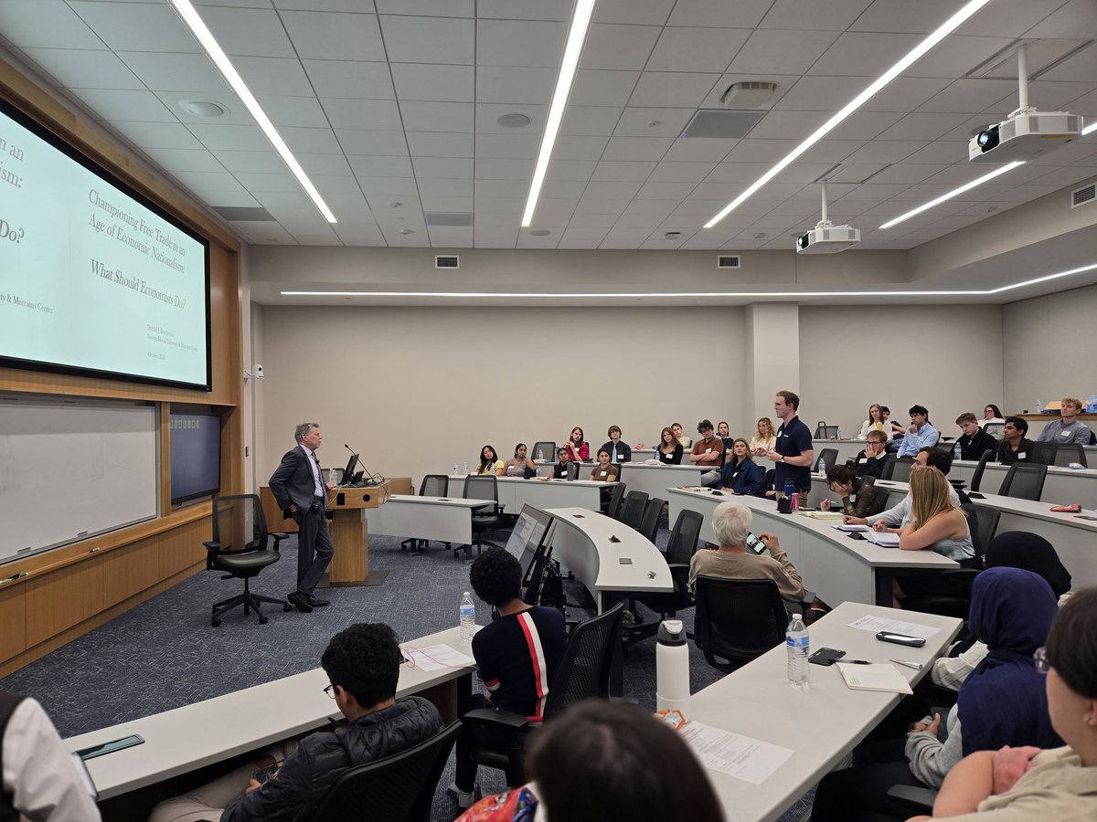 Prof. Donald J. Boudreaux is talking about the importance of free trade in an age of economic nationalism at our Reading Group Summit.