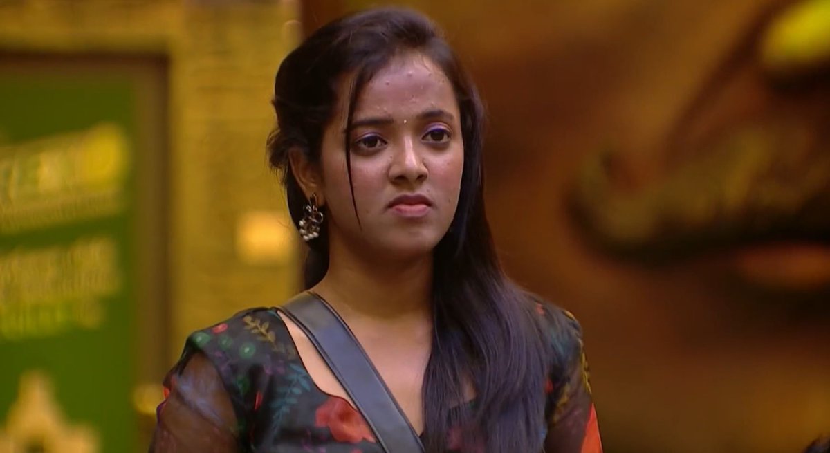 uchihabb6's tweet image. Satisfying !
Apavi mathiri naduchu people aa emathuradu
#biggbosstamil9