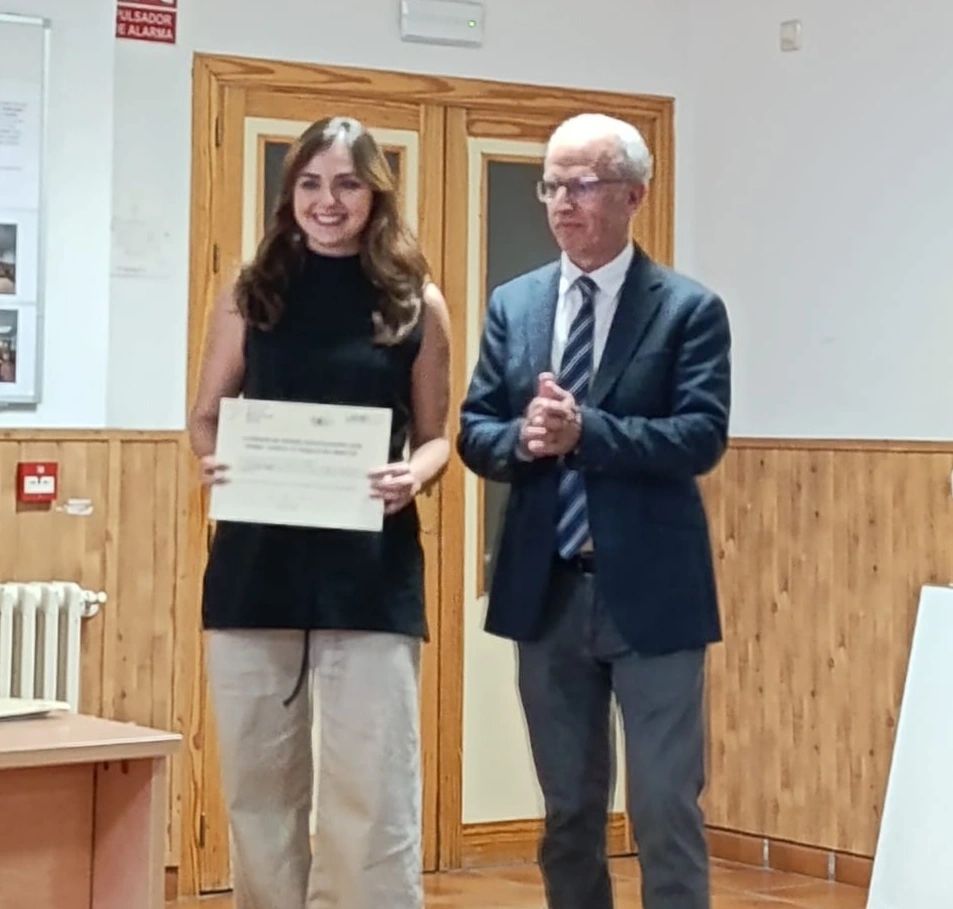 AERA_rrss (@aera_rrss) on Twitter photo Cerramos las II Jornadas de Jóvenes Investigadores AERA después de un día intenso y con una altísima participación, dando la enhorabuena a Alexia Siegmund por ganar el premio al mejor vídeo corto.
¡Felicidades! Cerramos las II Jornadas de Jóvenes Investigadores AERA después de un día intenso y con una altísima participación, dando la enhorabuena a Alexia Siegmund por ganar el premio al mejor vídeo corto.
¡Felicidades!