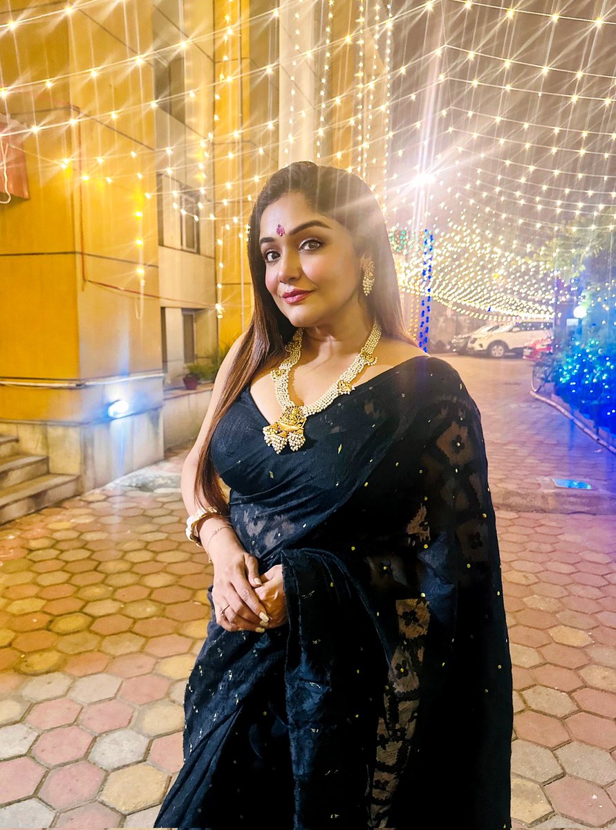 sayantani8's tweet image. আলো আলো রঙ.... 

#diwalispecial💥 #lightup #DiwaliVibes