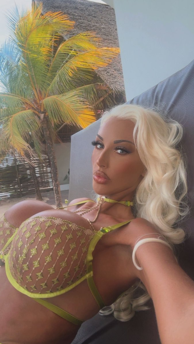 Going out for food. I'm not paying.

Send £50 to oay for my meal and you'll receive some more snaps like this.