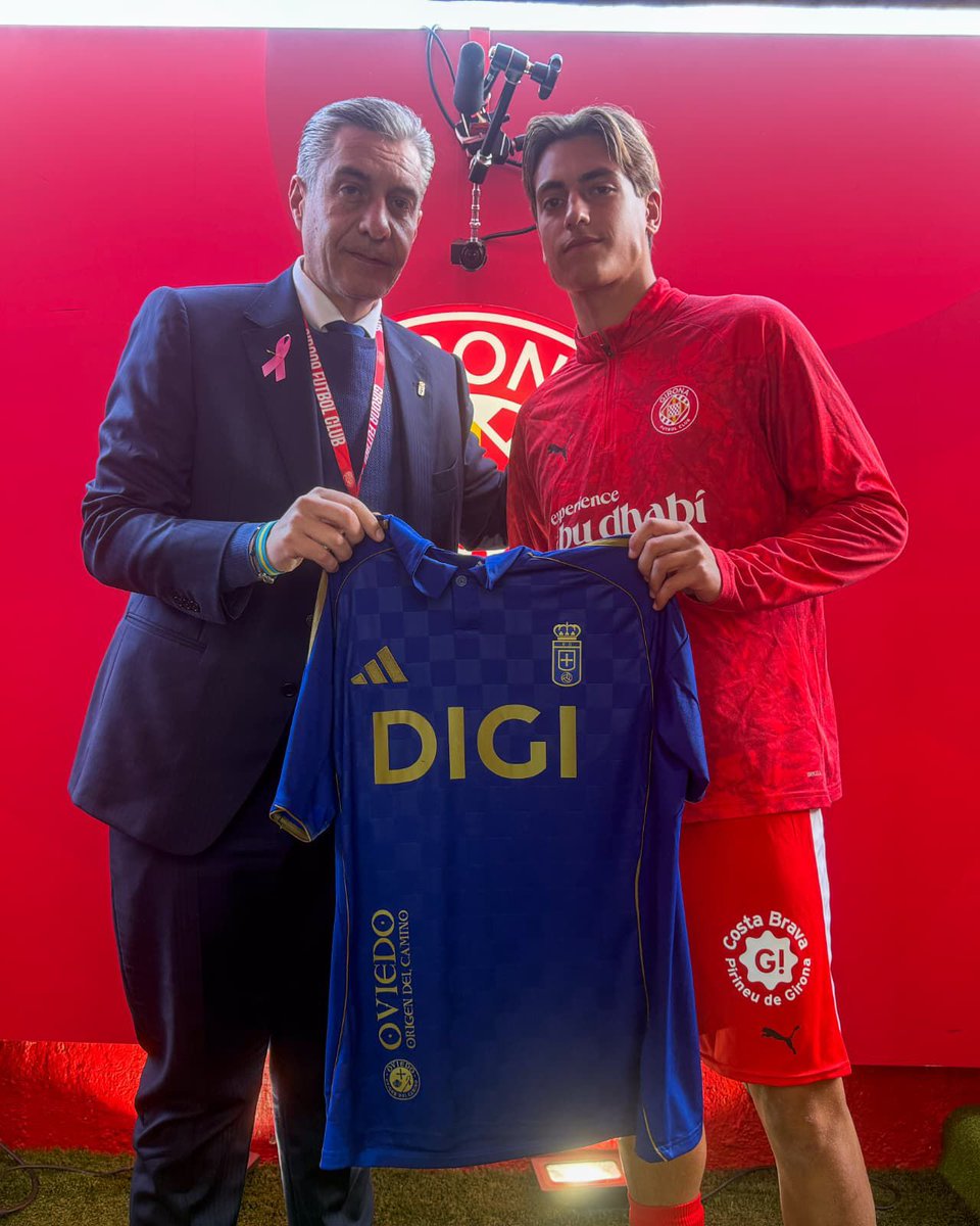 RealOviedo's tweet image. Qué alegría verte cumplir sueños, Pol Arnau 🙌🏾

Convocado con el @GironaFC, está camiseta se queda con todo nuestro cariño.

Siempre te seguiremos de cerca 💙

#RealOviedo 🔵⚪️
#VamosOviedo 🔵⚪️
#DiadePartido