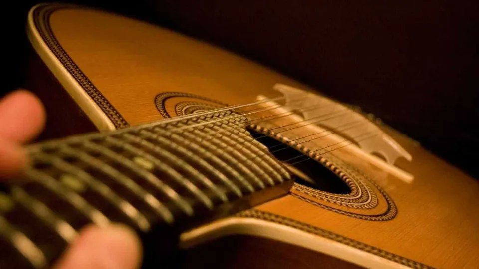 Fado is “the most genuine and universal music” of Lisbon

portugalpulse.com/fado-is-the-mo…