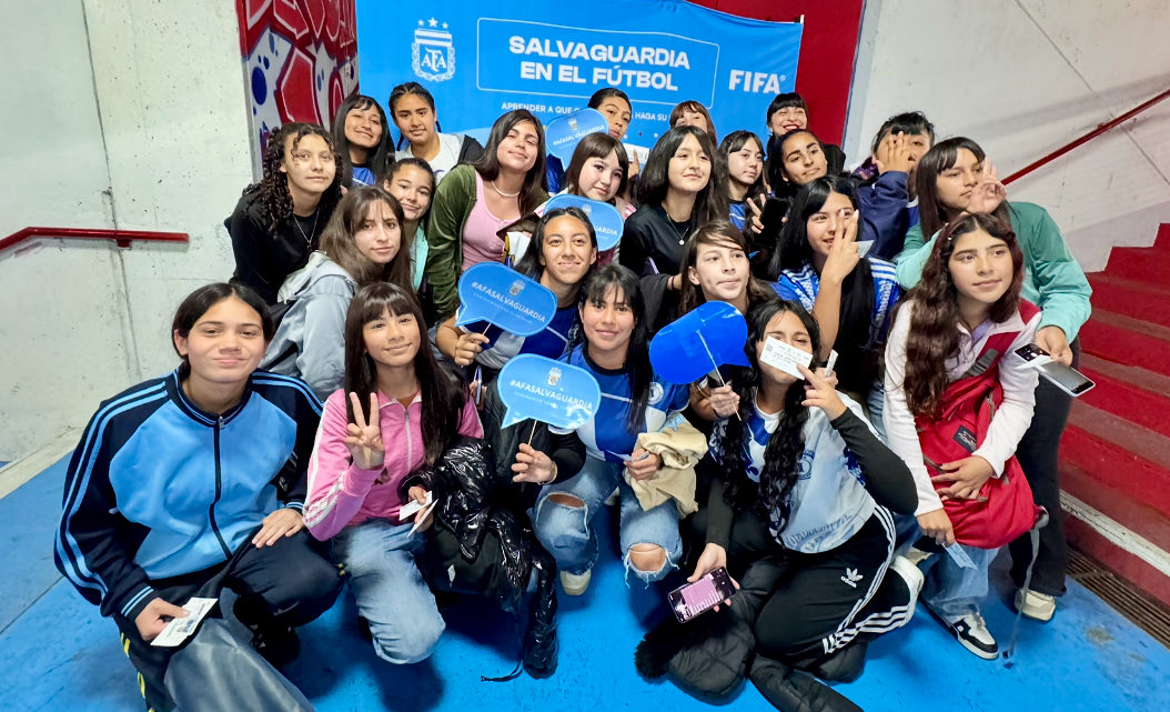 Desde el Departamento de Equidad y Género de <a href="/afa/">AFA</a> trabajamos para que cada niña y cada niño vivan el fútbol con alegría y protección. <a href="/Argentina/">🇦🇷 Selección Argentina ⭐⭐⭐</a> #AFAsalvaguardia