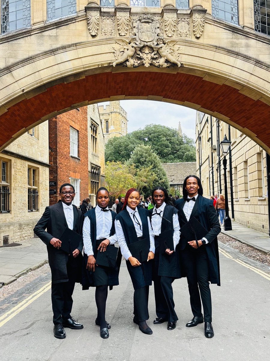 Africa_Oxford's tweet image. Exactly a week ago, 81 scholars from 36 countries matriculated at the @UniofOxford! We look forward to seeing the impact they will make during their time at Oxford and beyond.

#Matriculation #AfOx #MastercardFoundation #AfOxBeitBSG #OppenheimerFund #KennedyTrust #AfOxDuncan