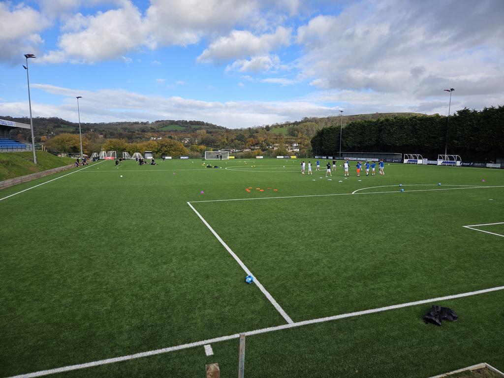 A really good footballing performance today against a hardworking <a href="/BemertonHeathFC/">Bemerton Heath Harlequins</a> res. 

⚽️⚽️ <a href="/jamesokell8/">James Okell</a> 
⚽️ <a href="/JamesPayton98/">James Payton</a> 
⚽️ Kendog

BHHR with a stunning free kick too.
#Upthelarks