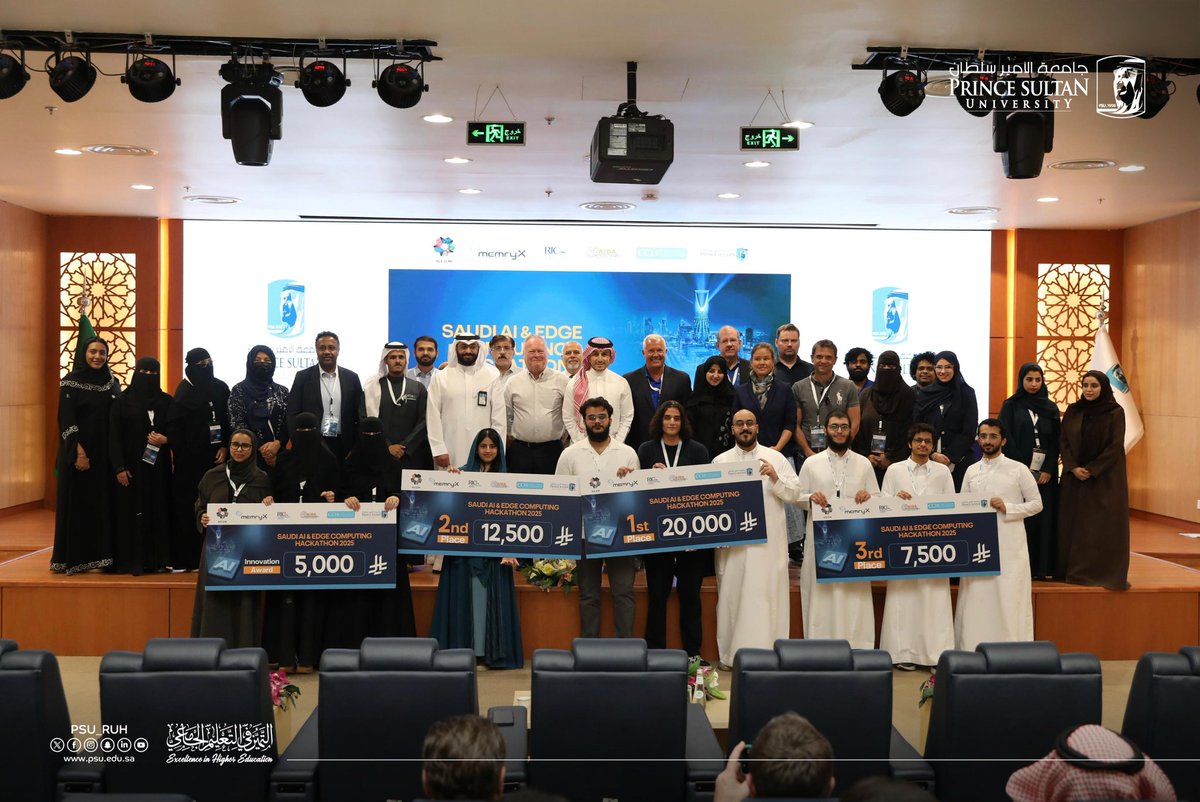 PSU_RUH's tweet photo. لقطات من اختتام فعاليات الهاكاثون السعودي للذكاء الاصطناعي والحوسبة الطرفية المتطورة 2025 في #جامعة_الأمير_سلطان؛ لتمكين العقول الشابة نحو مستقبل #الابتكار . https://t.co/iLvfnWdxT5